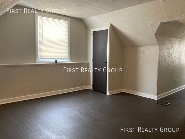 Building Photo - 3 Bedroom 1 Bath House for Rent, Move in R...