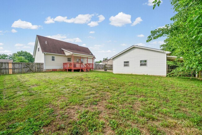Building Photo - 919 Van Buren Ave