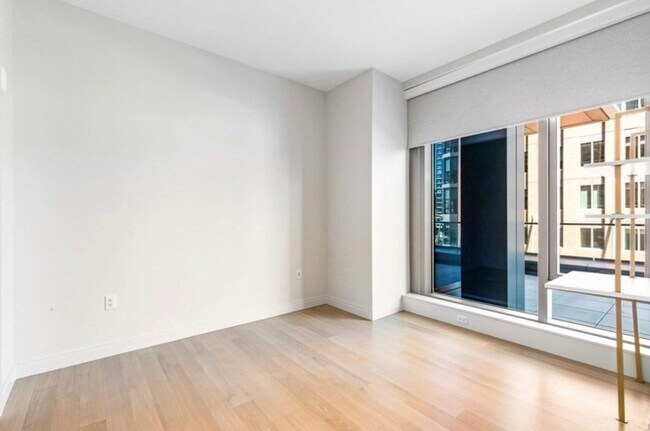 Building Photo - 135 Seaport Blvd