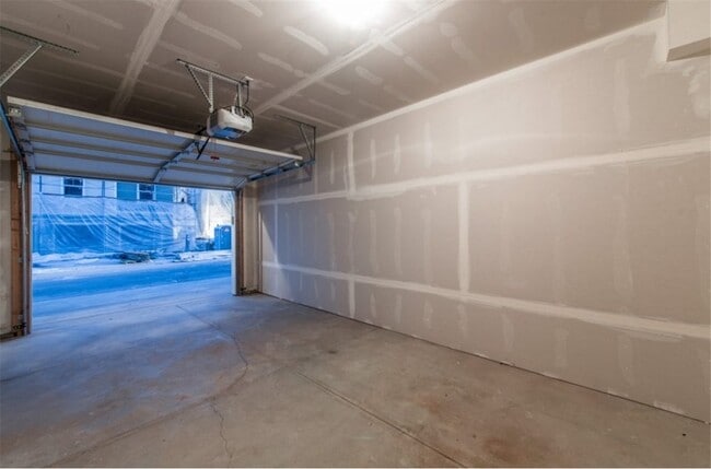 Building Photo - 14648 McKellen Dr
