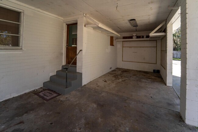 Building Photo - 64 Fullerwood Dr