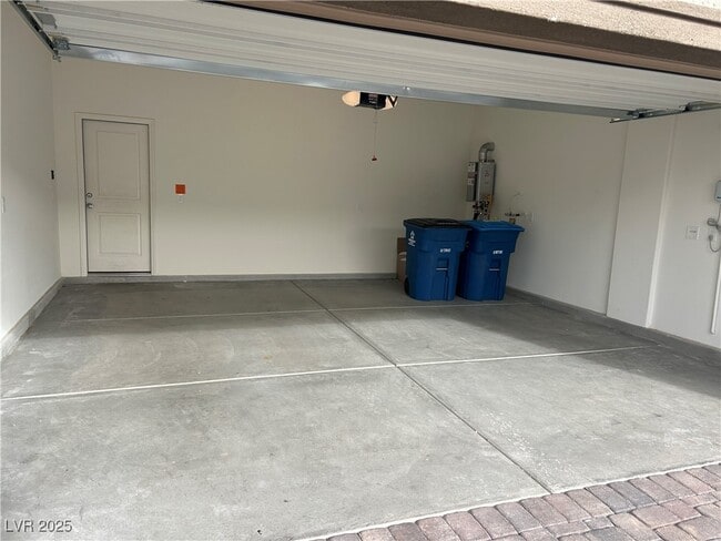 Building Photo - 4172 Scarlet Cob Ave