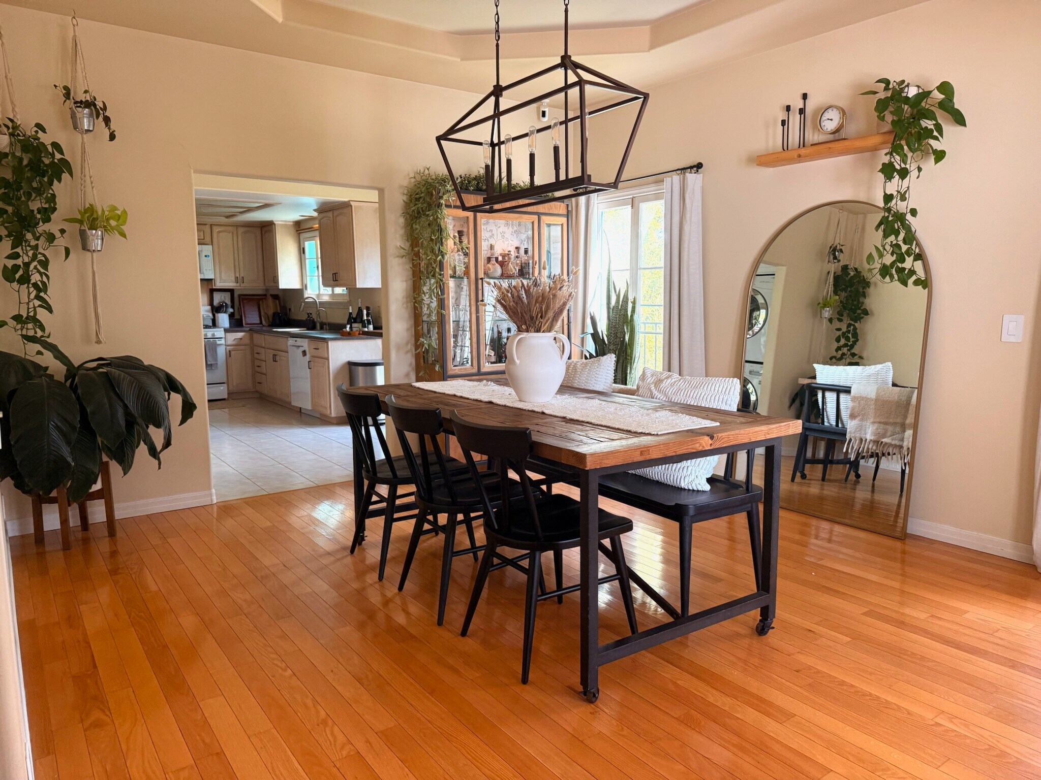 Dining room - 222 S Hamilton Dr