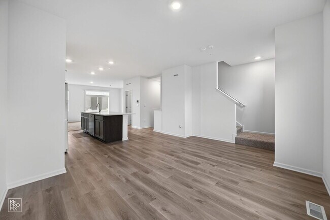 Building Photo - 2031 Sequoia Ave