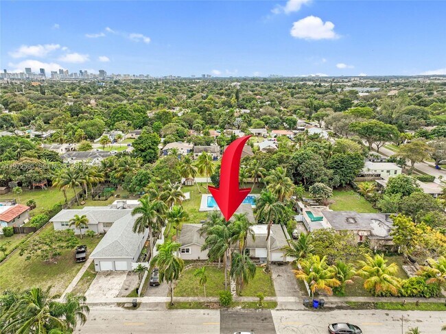 Building Photo - 2534 Monroe St