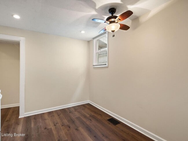 Building Photo - 1406 Walter Ave