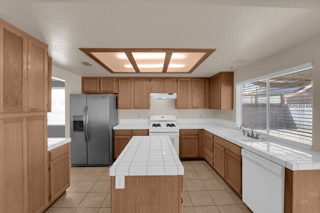 Building Photo - Well-Maintained 3BR Home | Open Living, Private Yard, Prime NW Location