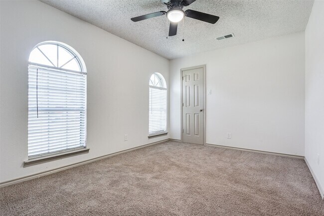 Building Photo - 2128 Trellis Pl