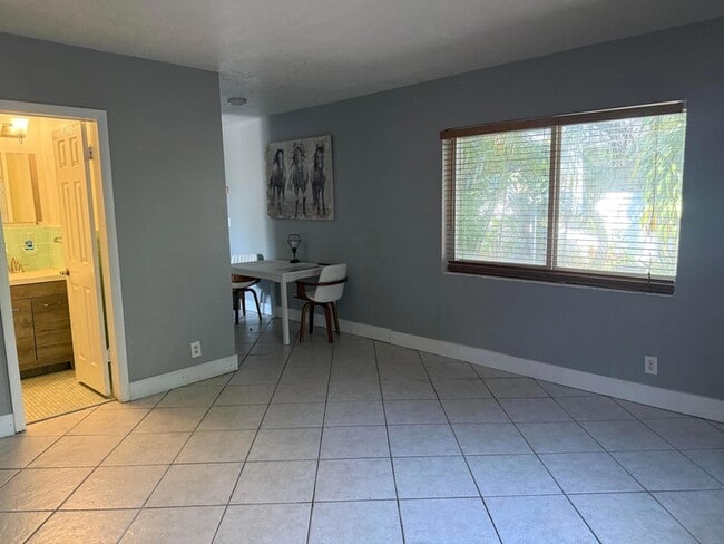 Building Photo - 1332 NW 5th Ave