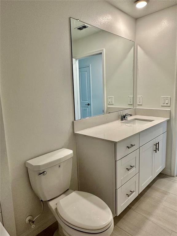 Building Photo - 17761 Pleasantview Blvd