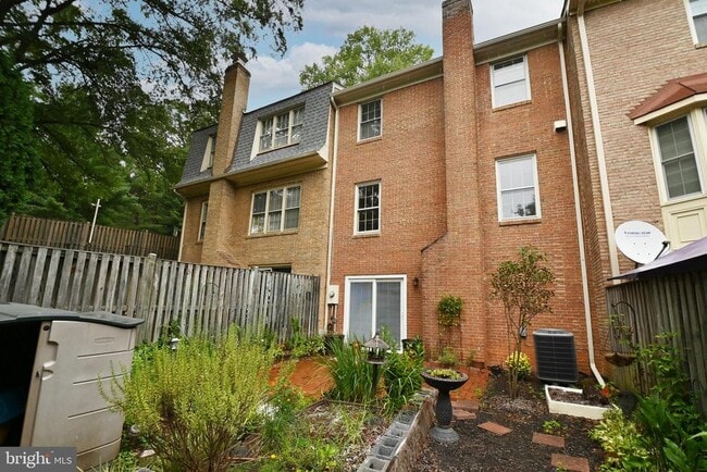 Building Photo - 8991 Omega Ct