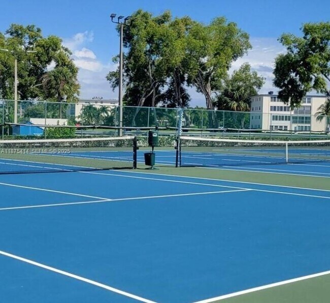 Building Photo - 37 Brighton A