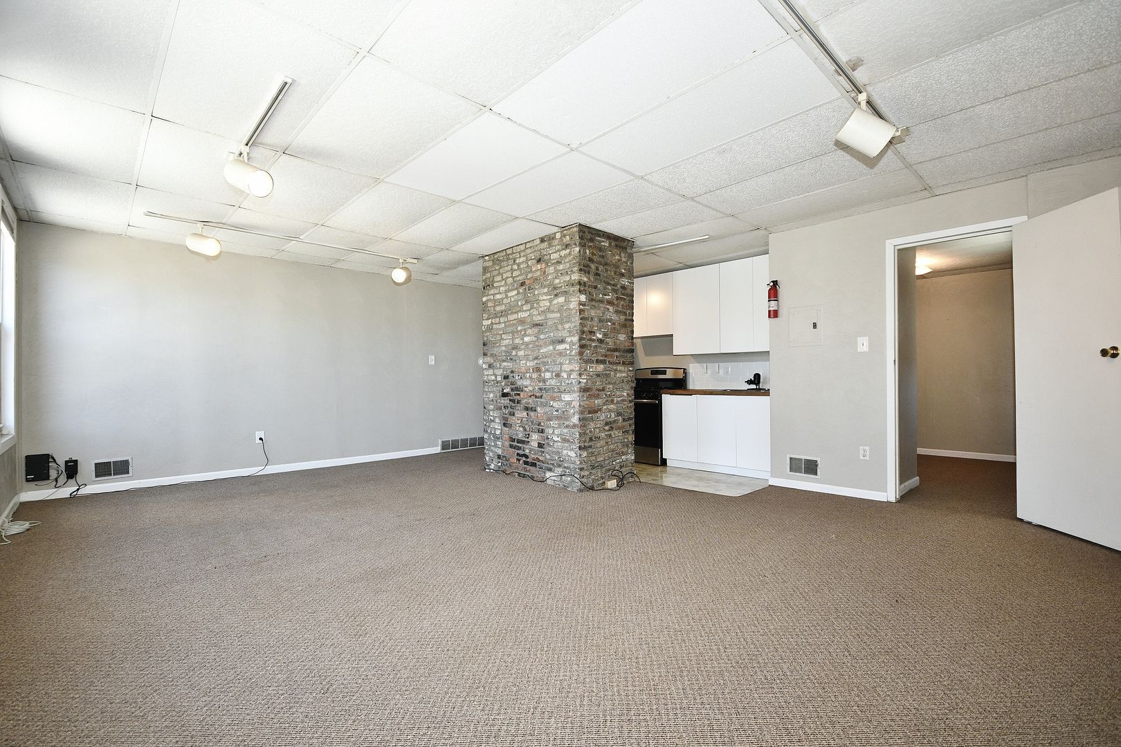 Building Photo - 1606 Bingham St