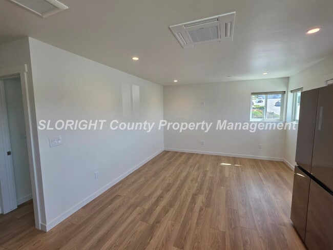 Building Photo - AVAILABLE NOW - 1 Bed, 1 Bath Morro Bay Apartment with Ocean View