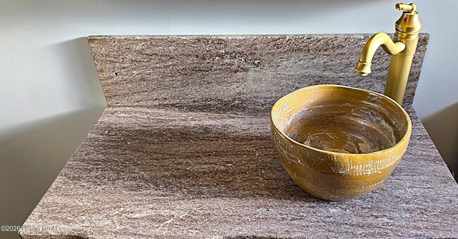 Building Photo - 1707 Nightingale Rd