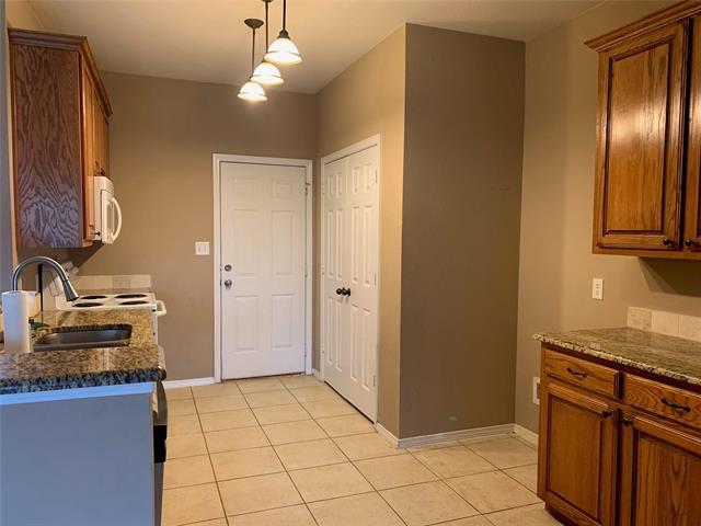 Building Photo - 713 Charyl Lynn Dr