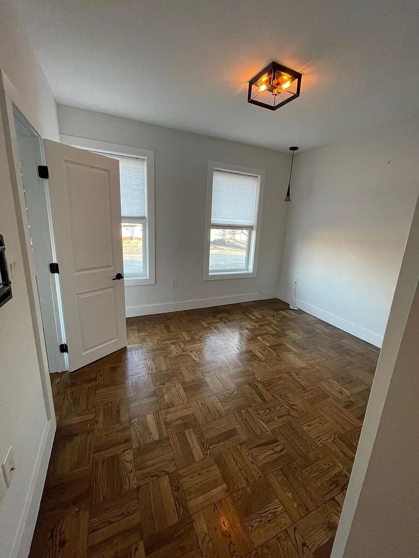 Master Bedroom - 156 Bremen St