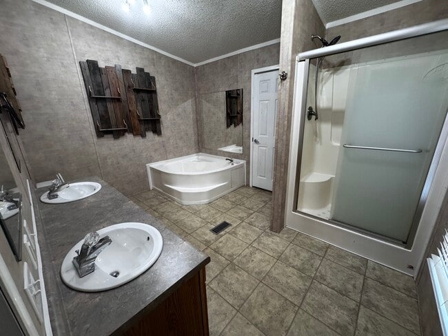 Building Photo - 883 Bullock Hollow Rd