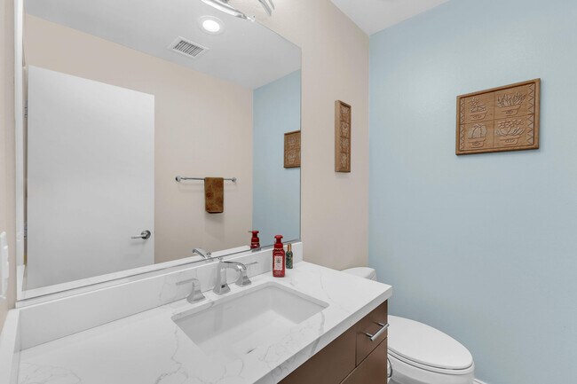 Building Photo - 3657 Quiet Side St