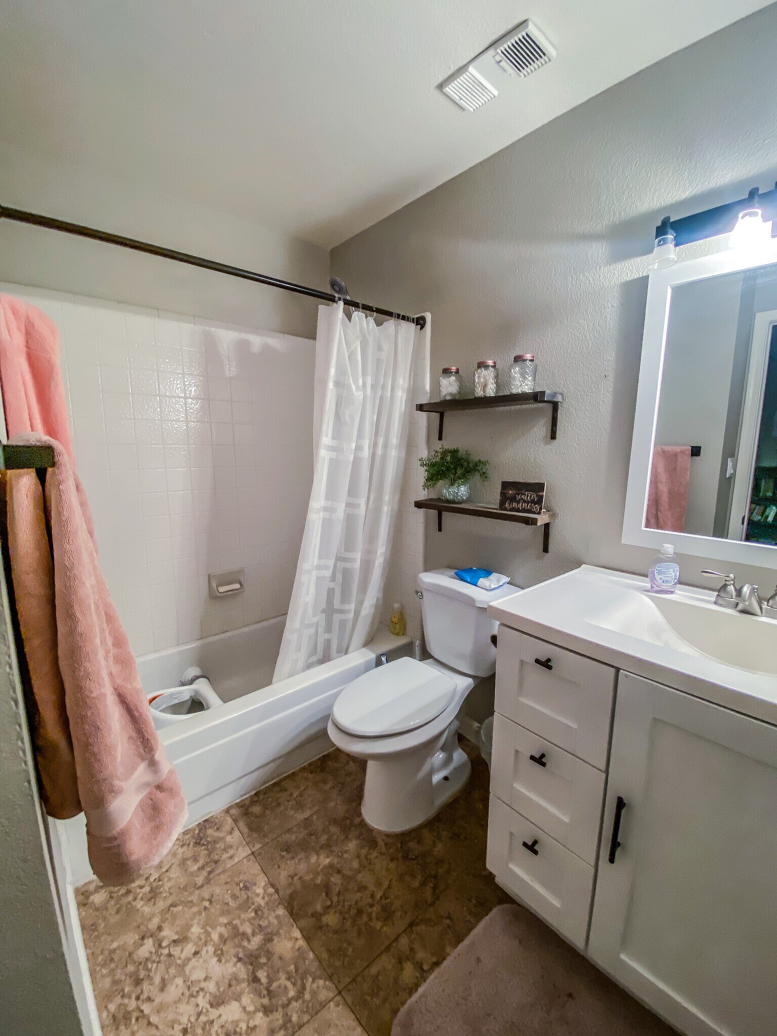 Building Photo - 6262 E Brown Rd