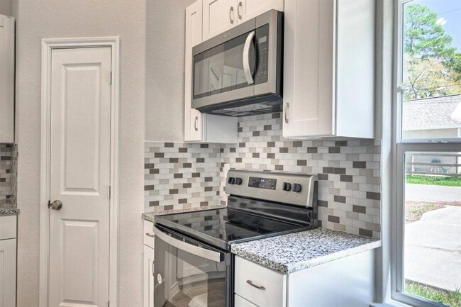 Building Photo - 9691 Warm Spgs