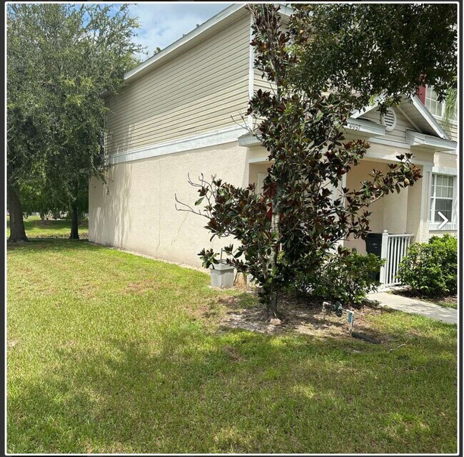 Building Photo - 4997 Town Terrace S