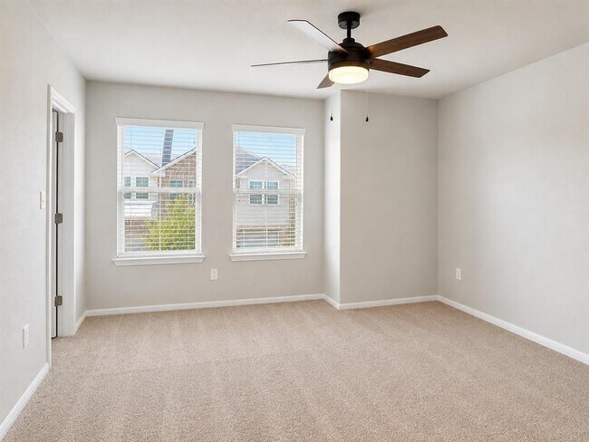 Building Photo - 2304 S Lakeline Blvd