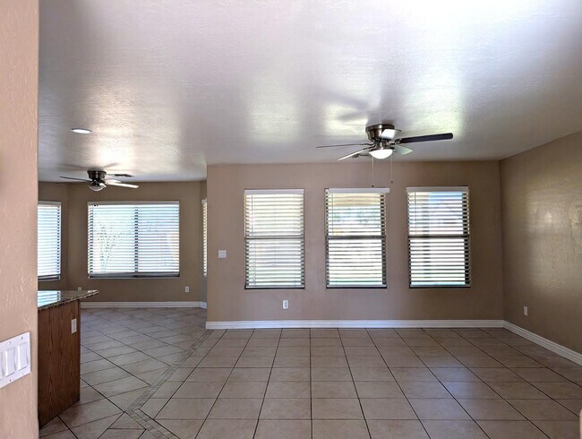 Building Photo - 4226 N 92nd Ln