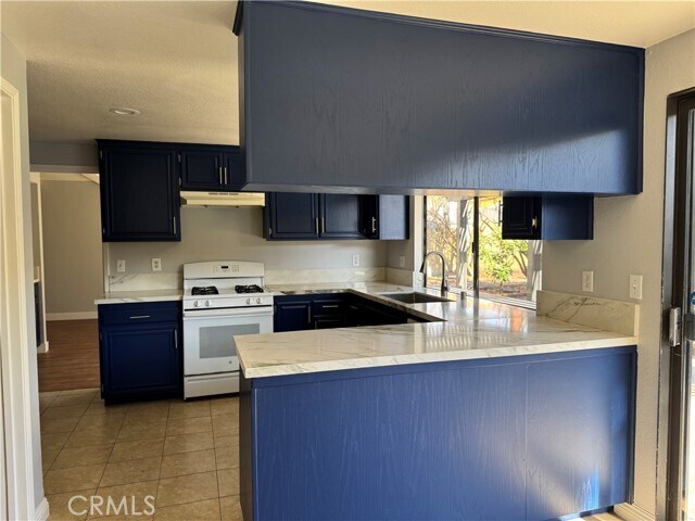 Building Photo - 1100 N Baxter St