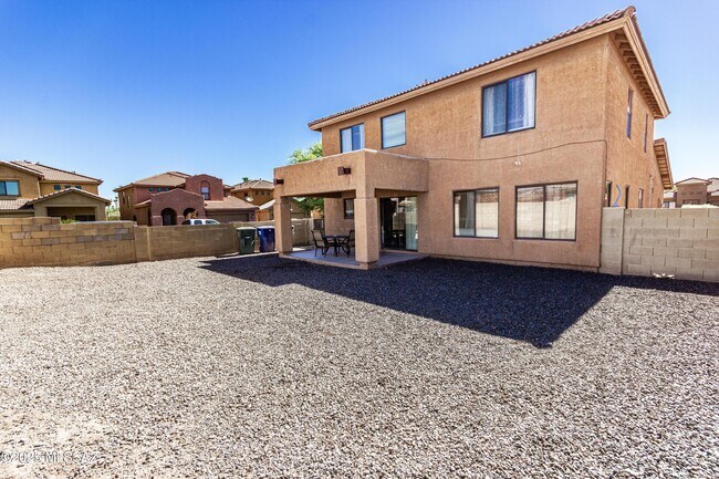 Building Photo - 4830 S VALLECANO Dr