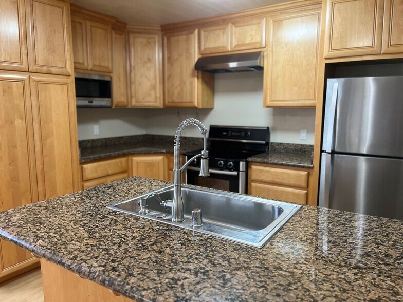 Building Photo - 5489 Judith St