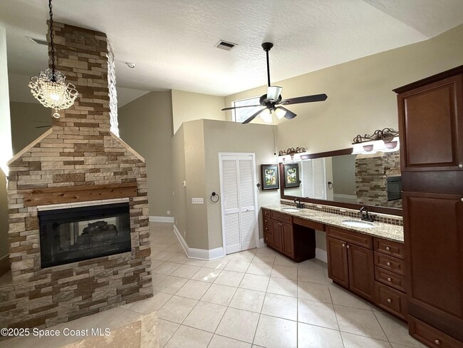 Building Photo - 108 Windward Way