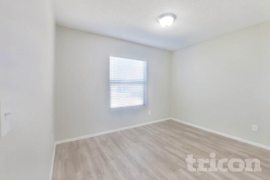 Building Photo - 1010 W Blackhawk Dr
