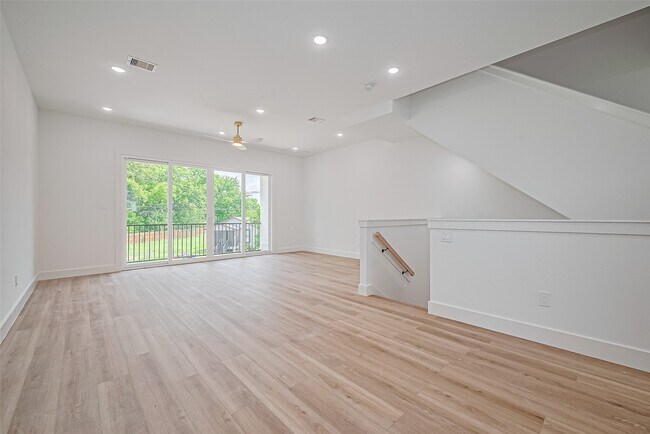 Building Photo - 6023 Maybell St