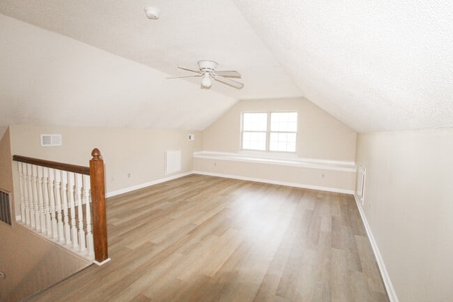 Building Photo - 507 S Kevin Ct