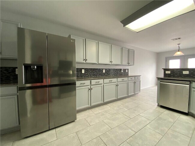 Building Photo - 13205 Sea Biscuit Dr