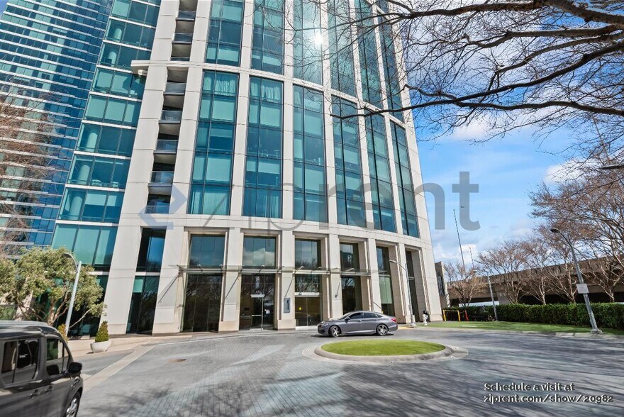 Primary Photo - 425 1st St