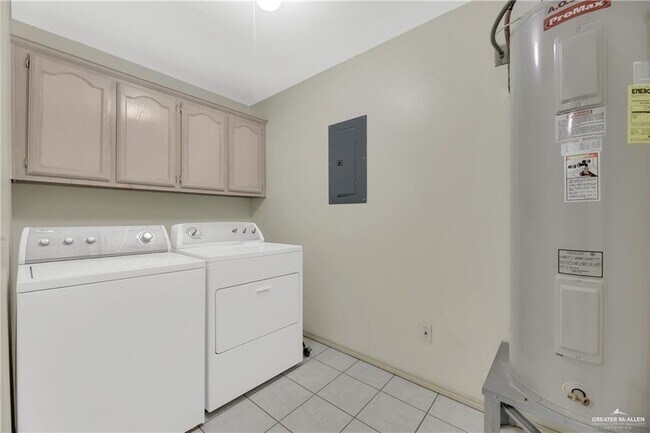 Building Photo - 20 Via Sol Dr