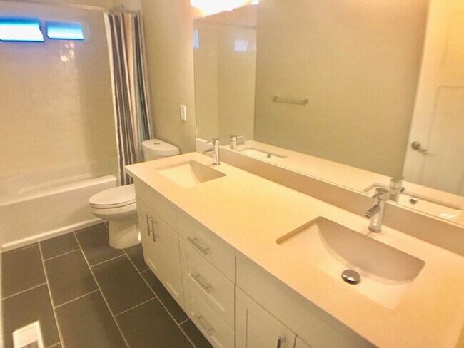 Building Photo - Great House for Rent