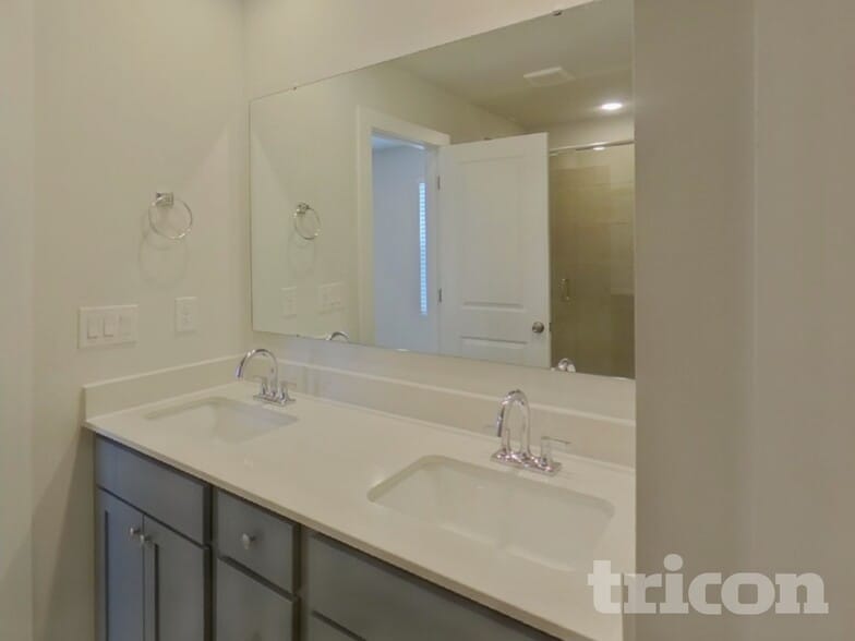 Building Photo - 2412 Appalachian Trl Dr