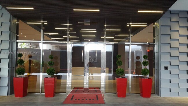 Building Photo - 1080 Brickell Ave