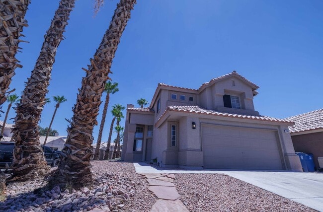 Building Photo - Newly Refreshed 4 Bedroom Home