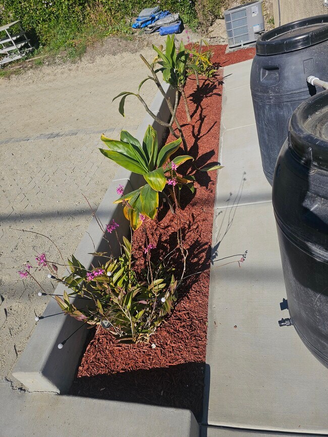 Building Photo - 1158 W 1st St