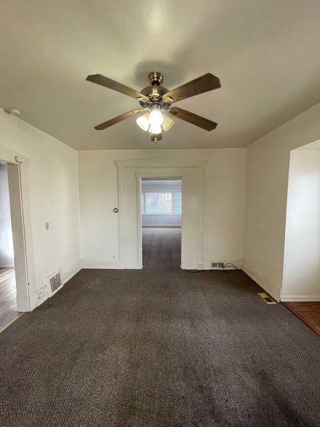 Building Photo - 369 Stambaugh Ave
