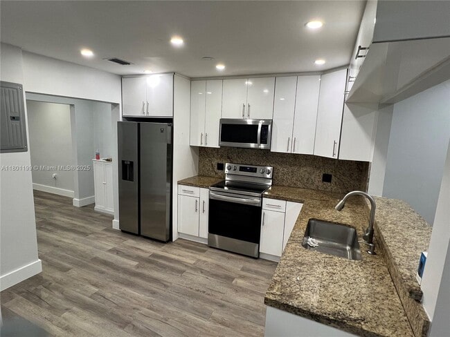 Building Photo - 3815 SW 89th Ave