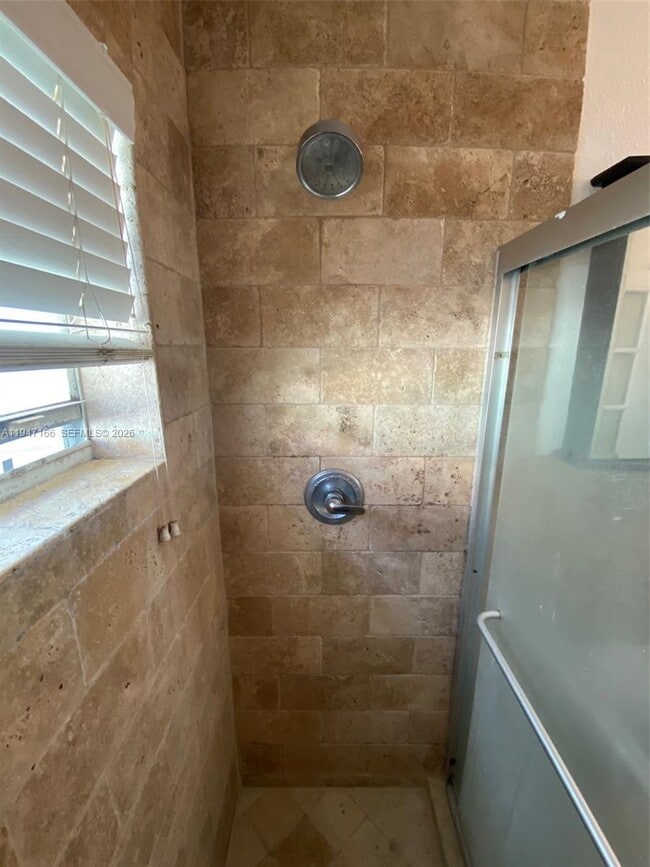 Building Photo - 635 8th St