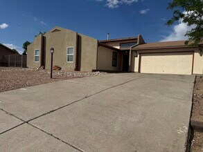 Building Photo - 4765 Limestone Dr NE