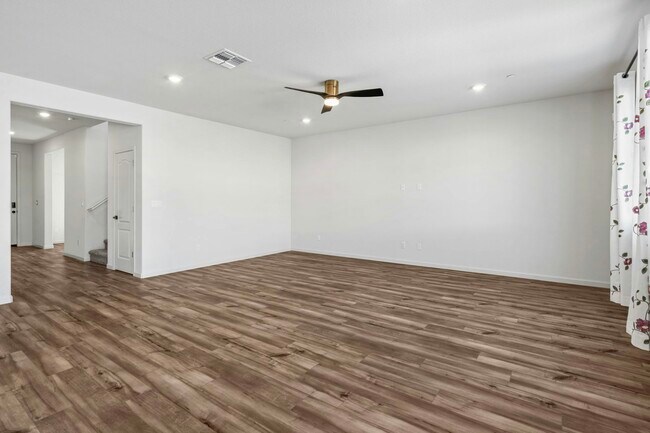 Building Photo - 1835 Shima Ave