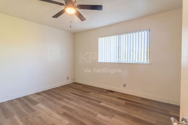 Building Photo - 2828 Smoke Tree Cir