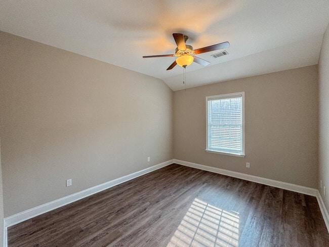 Building Photo - 215 Way Bill Cir